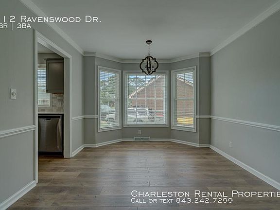 3rd image of 912 Ravenswood Dr