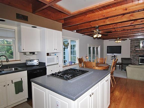5th image of 310 W Greenwood Ave