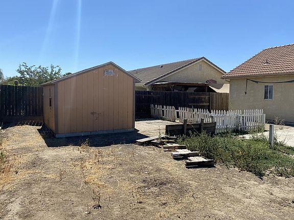 5th image of 482 Winemaker St
