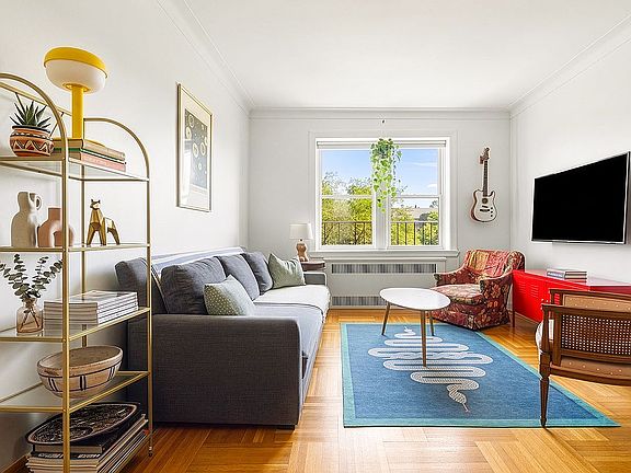 3rd image of 280 Ocean Pkwy APT 5L