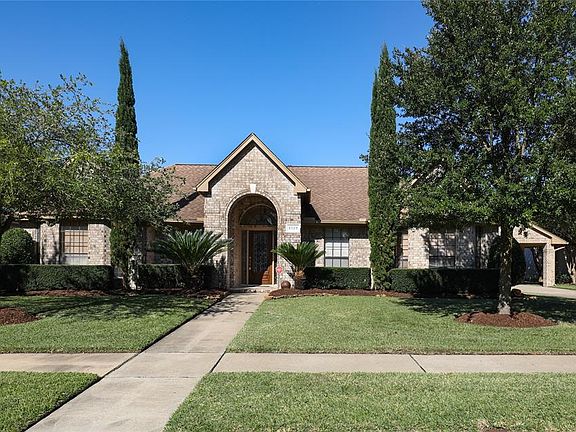 2nd image of 2320 Augusta Dr