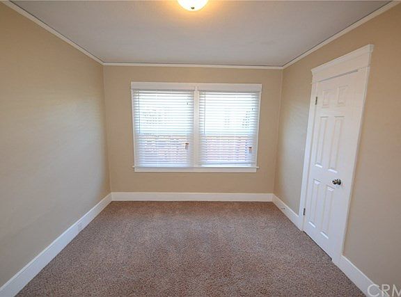 5th image of 1136 W 87th St