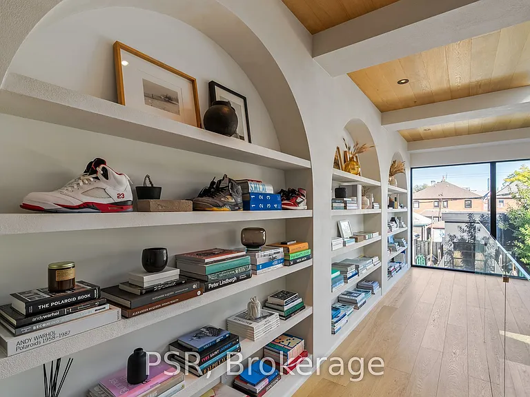 53 Palmerston Ave — Photo 15