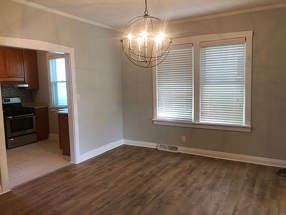 4th image of 116 W Burlington Ave