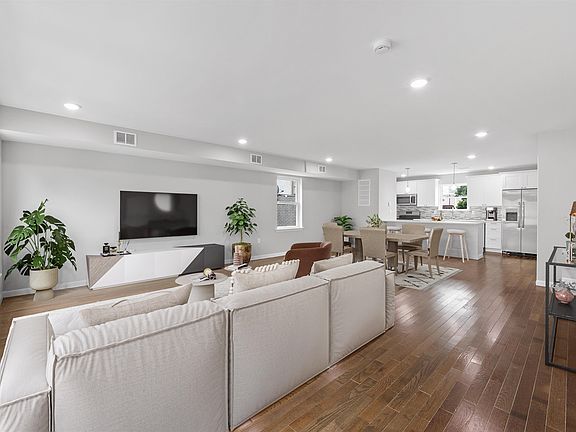 3rd image of 45 Franklin St Floor 2