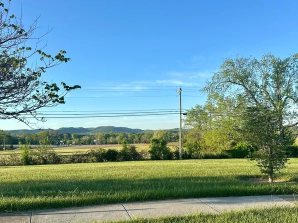 1312 Vineyard Ct, Berea, KY 40403