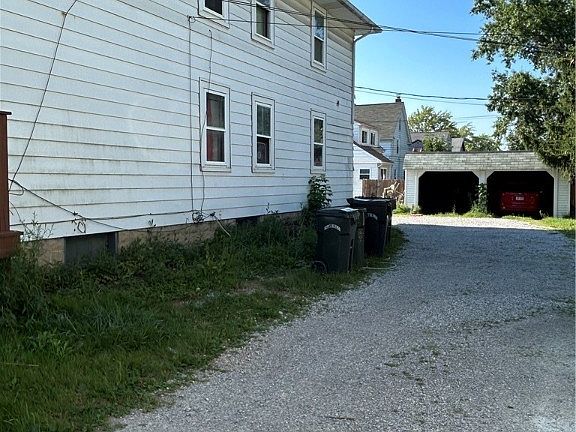 2nd image of 608 E Broad St