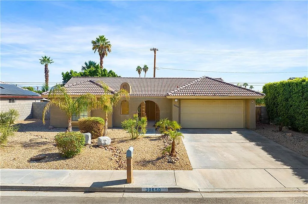 3 bed, 1640 sqft, $1,000 — Photo 3