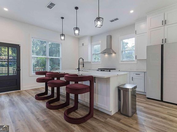 3rd image of 80 Burbank Dr NW