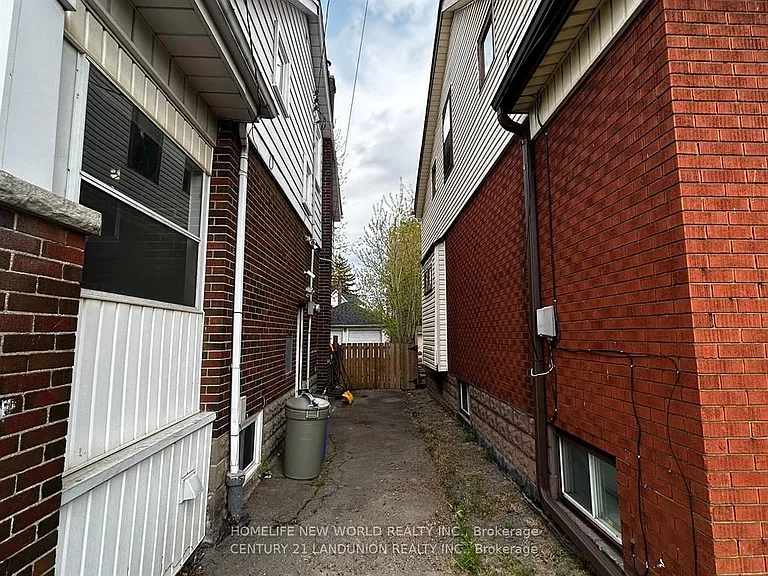 46 Arnold St #2-1 — Photo 25