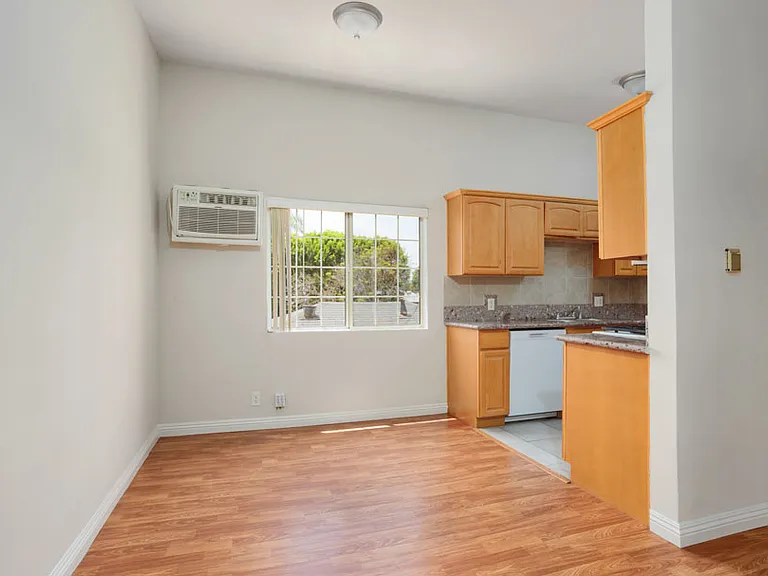 5412 Willowcrest Ave #3 — Photo 7