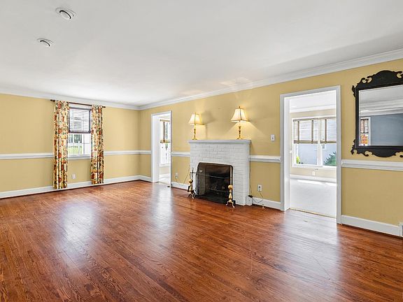 4th image of 1624 Clayton Ave
