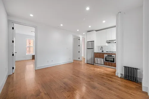 629 E 5th St #10 Photo 1