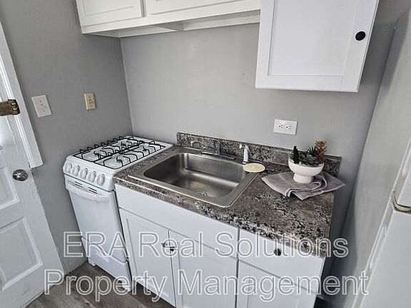 5th image of 260 S Powell Ave