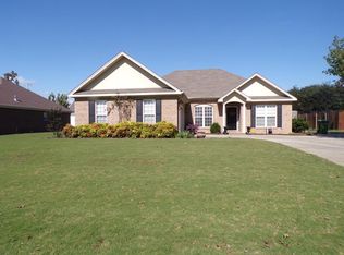 1907 Pleasant Dr, Muscle Shoals, AL 35661