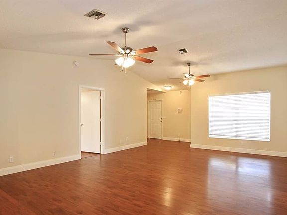 5th image of 6129 Bluegrass Cir
