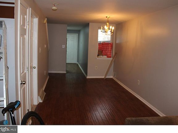3rd image of 2079 E Hagert St