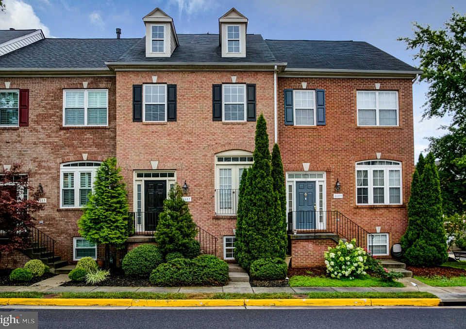 1st image of 4687 Carisbrooke Ln