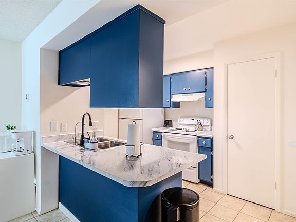 5th image of 1214 W 20th Pl