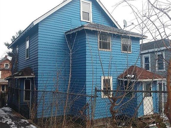 3rd image of 150 E Bissell St