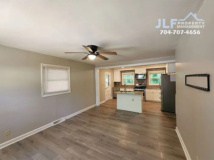 3 bed, 2.0 bath, 1180 sqft, $1,495 — Photo 3