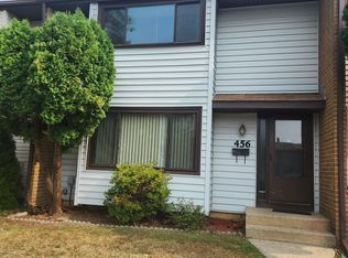 456 Fairfield Rd #456, Hightstown, NJ 08520