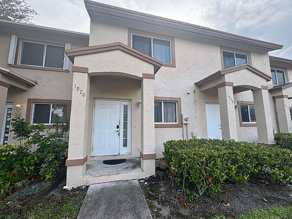2nd image of 1970 LAKEVIEW Drive W