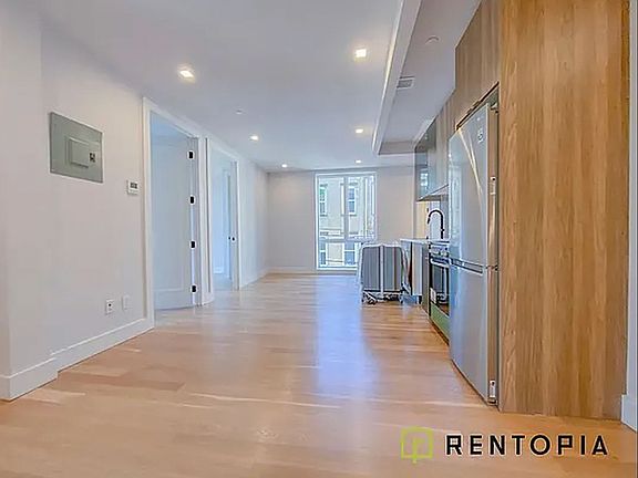 2nd image of 58 Palmetto St APT 3C