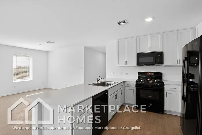 9721 NW 124th St — Photo 8