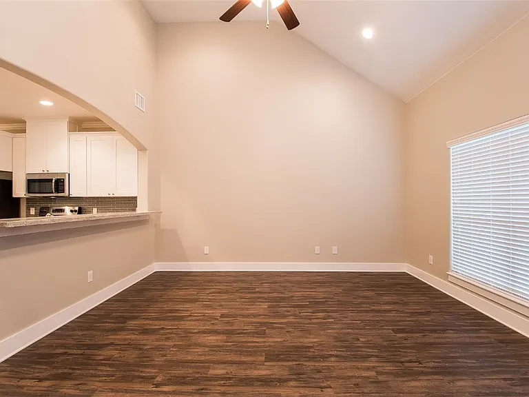 216 Howdy Ct — Photo 14