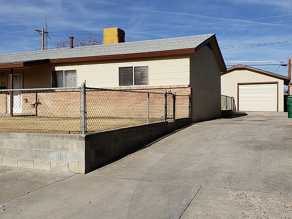 3rd image of 3804 Country Club Dr