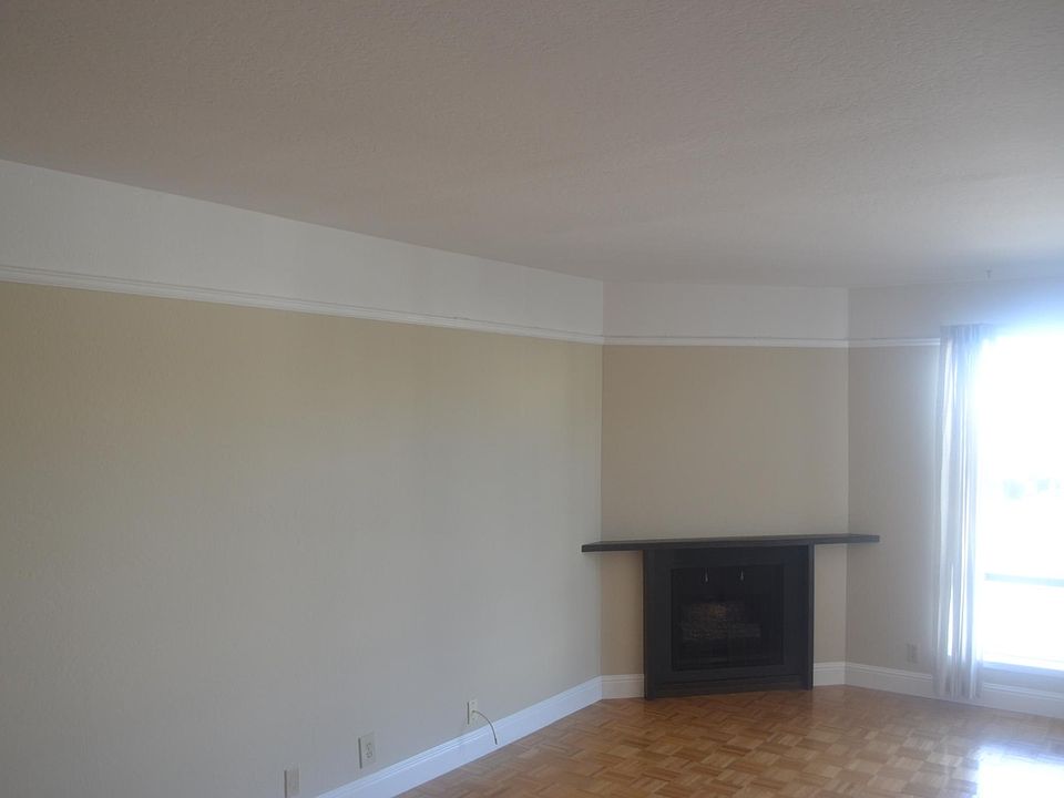 Living Area - Gas Fireplace