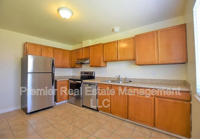 1885 S Clermont St — Photo 8