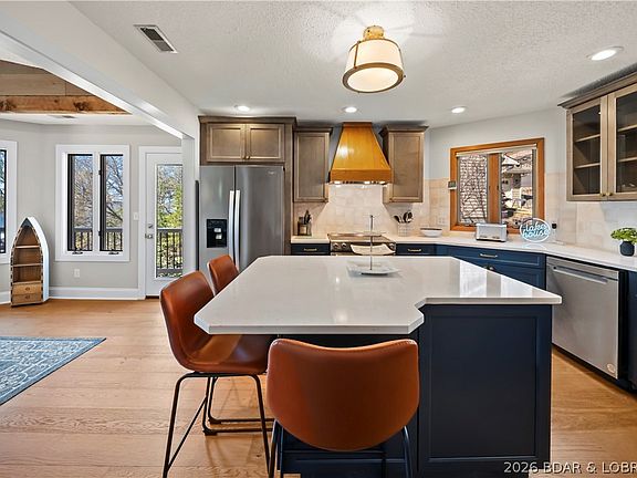 5th image of 176 Arbor Oaks Dr