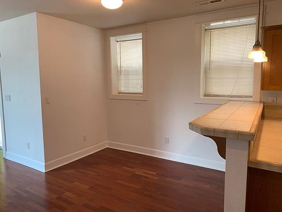 5th image of 14313 NE 23rd Ave #B