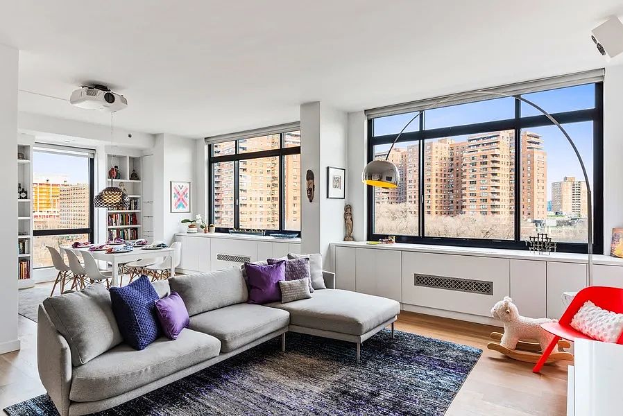 1st image of 7 Essex St APT 8B