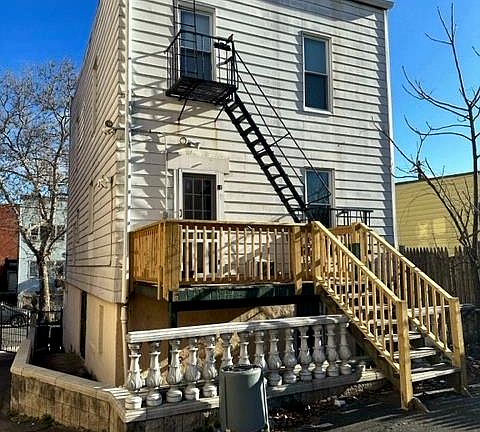 2nd image of 27-29 Marion Pl