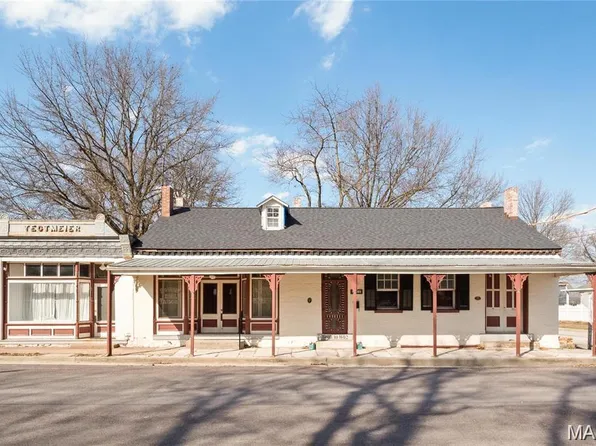 301 W Laurel St, Millstadt, IL 62260