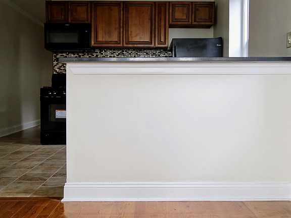 2nd image of 1607 W Tioga St #3