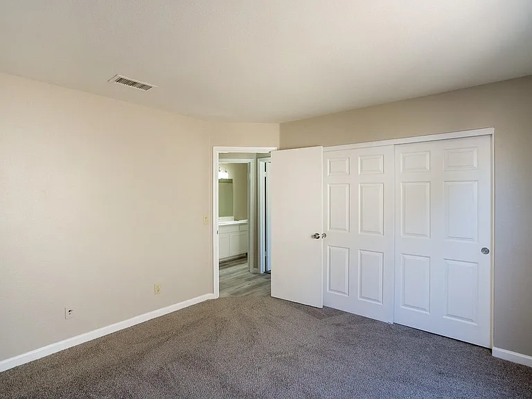 650 S Cheri Lynn Dr — Photo 28