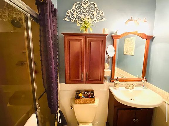 4th image of 264 Sandalwood Dr #3