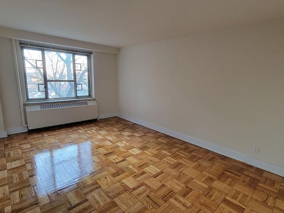 1st image of 18902 64th Ave APT 3F