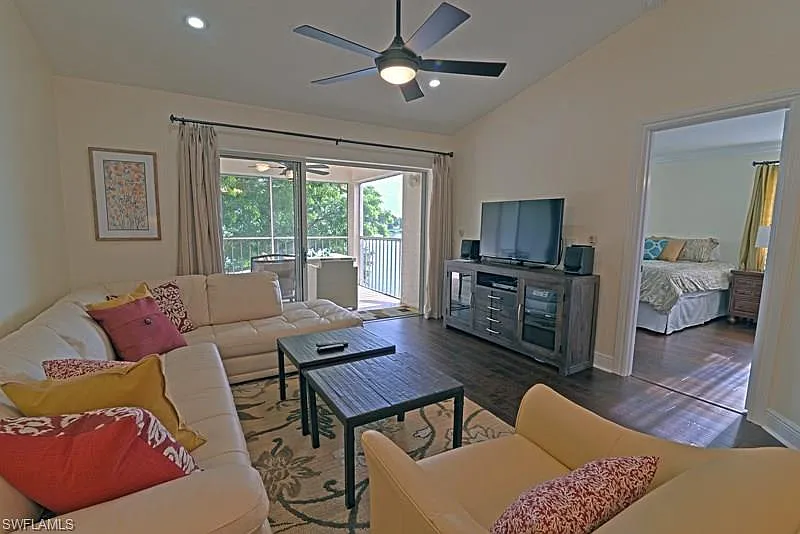 3 bed, 2.0 bath, 1199 sqft, $6,750 — Photo 4