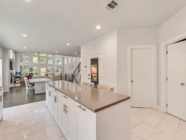 4926 Homer St — Photo 20