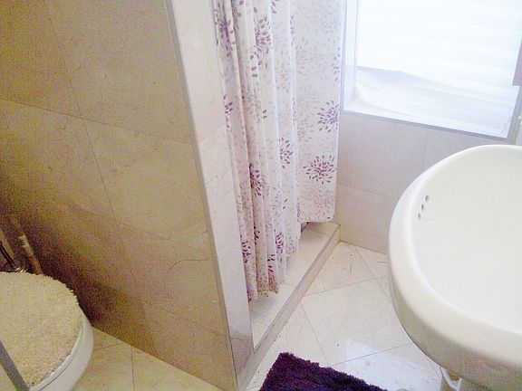 5th image of 108 E 4th St APT 25
