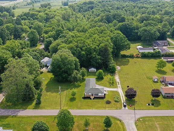 3rd image of 4006 Woodside Dr NW