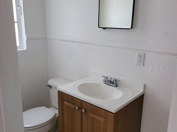 4th image of 2701 50th Ave N APT 103