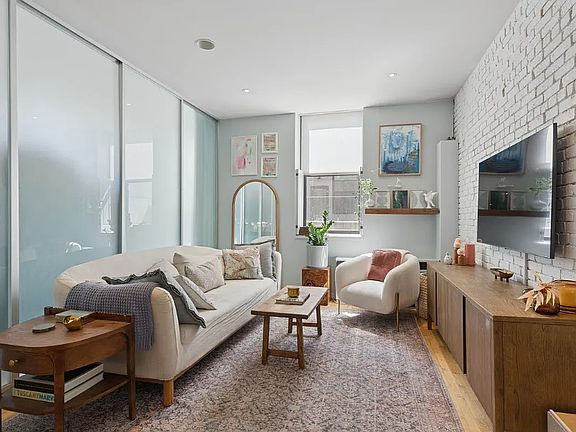 5th image of 324 Pearl St #Penthouse G