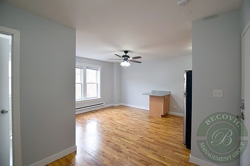 3rd image of 7450 N Greenview Ave APT 34