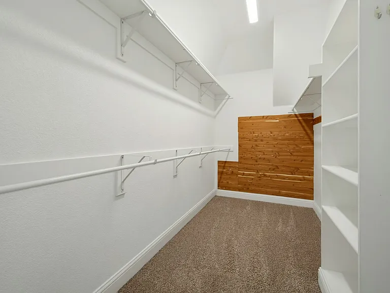 2125 Olivereta Dr — Photo 16